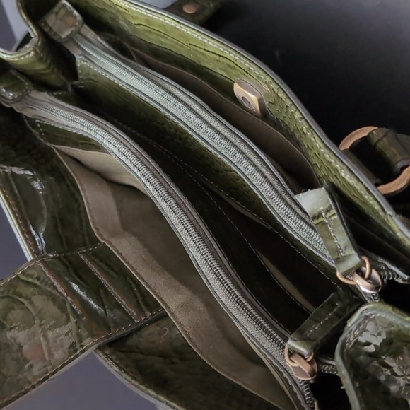 Liz Claiborne Large Dark Green Faux Croc Leather Shoulder Bag. - Picture 12 of 15